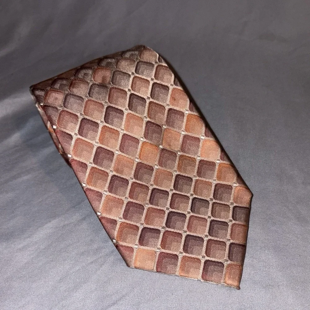Van Heusen Silk Tie Brown/Orange/Cream Geometric Design - Gorgeous in Person!